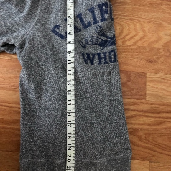 Who A U Crewneck Sweatshirt Size M - Picture 7 of 7